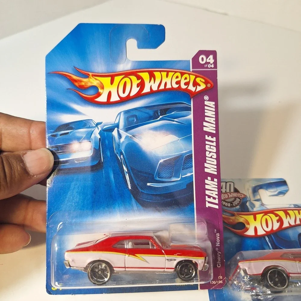 Hot Wheels 2008 Team Muscle Mania White Red '68 Chevy Nova Regular & Short Card